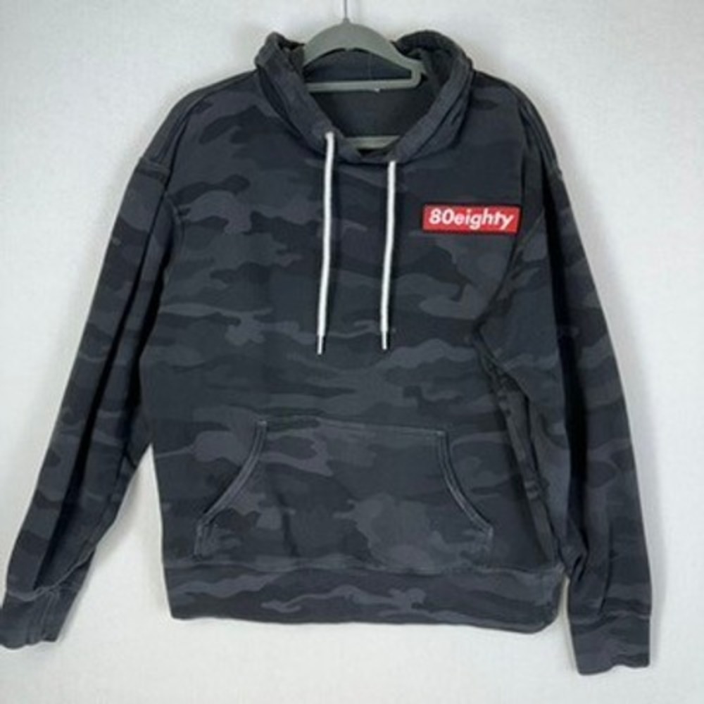 80eighty Mens Black Camouflage Hoodie with Red Logo Patch Size Medium
